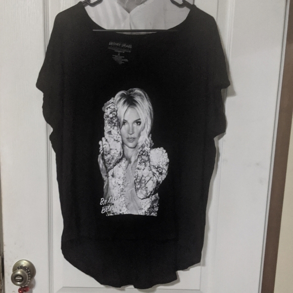Rare Hot Topic Britney Spears Black & White Portrait Short Sleeve V Neck Shirt